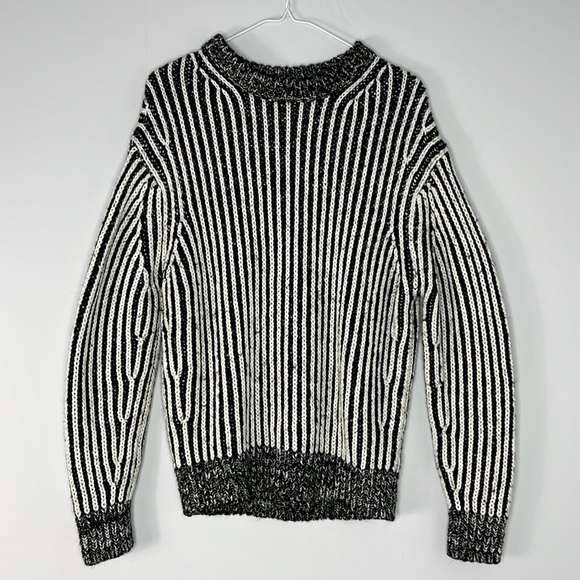 Elizabeth and James Crewneck Black White Striped Pullover Sweater Size Medium - Picture 2 of 5
